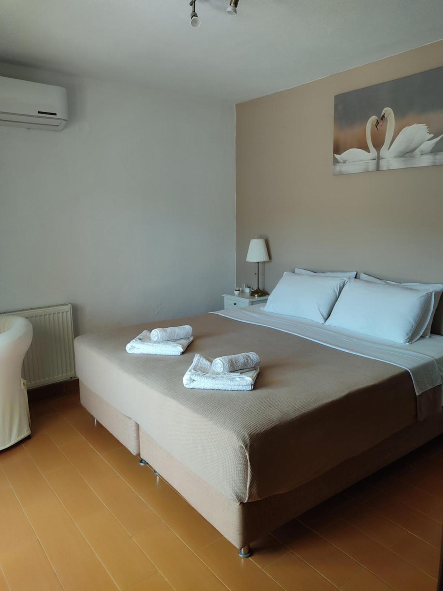 Bozikis House! A Cosy Apartment In The City Centre Skiathos Town Exterior photo